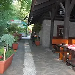 Koliba U Cerneho Medveda Gasthof Zlín